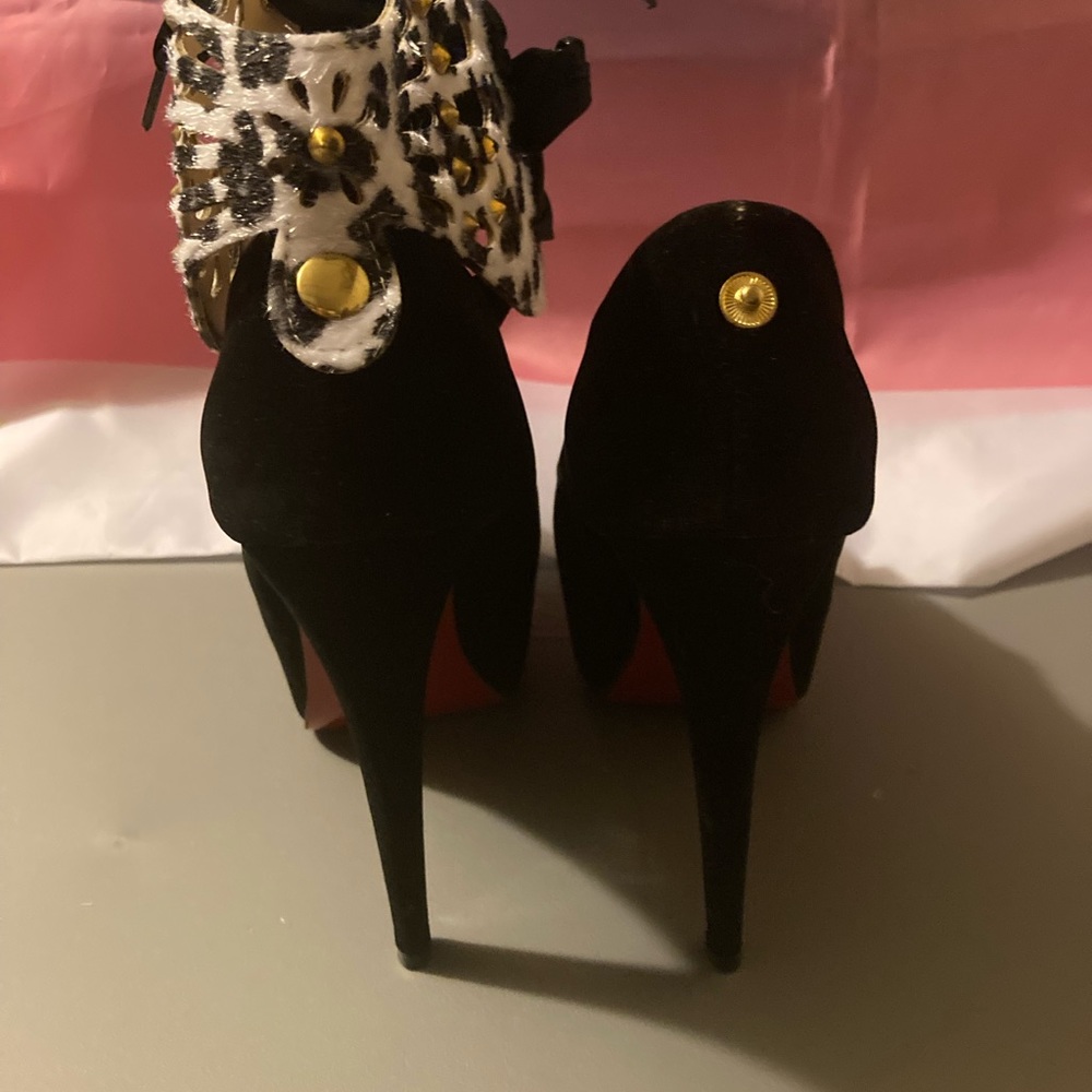 Black and animal print 5” heel with 2” platform - Picture 2 of 11